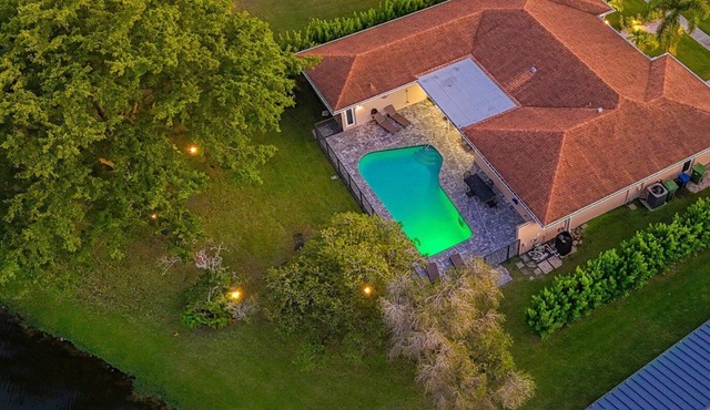 WatersEdge: Lakefront Fishing-Saltwater Pool-GameRoom