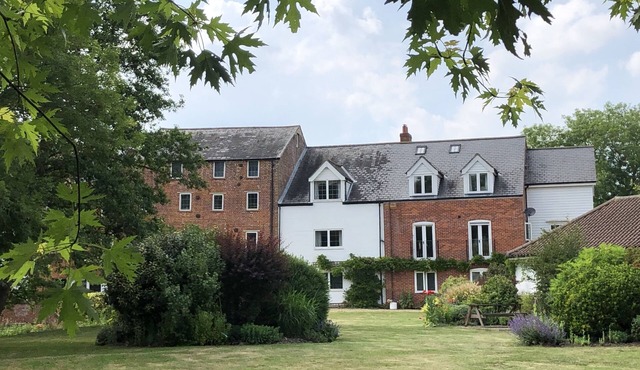 Waterside Apartment Beautiful Mill Conversion in Rural Norfolk