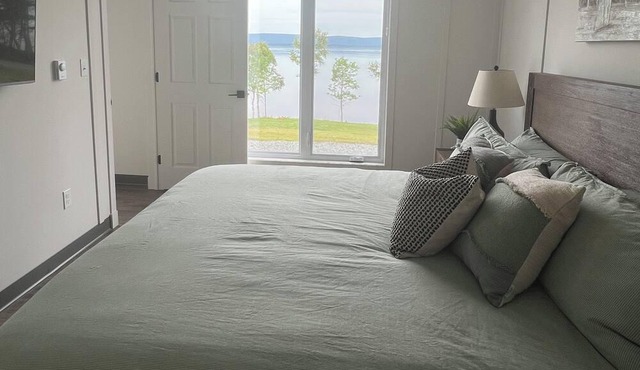 Waterside Cottage 1 - Right on the tranquil waters of the Bras d'Or Lake