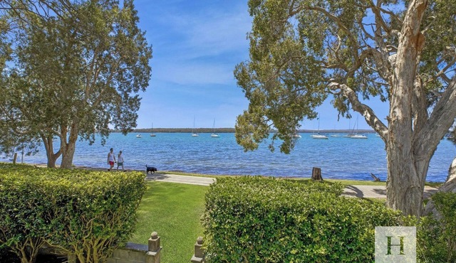 Waterside Cottage - 5 Bedroom Waterfront