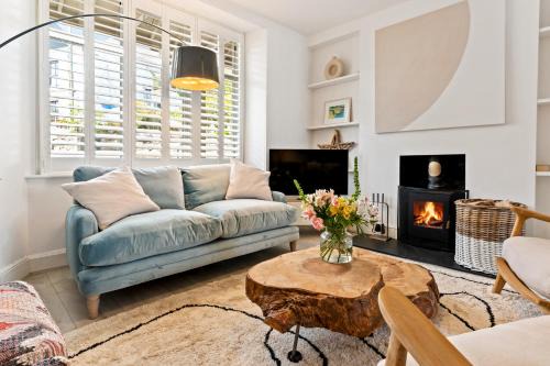 Waterside cottage - log burner - 10 mins to Falmouth