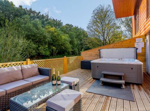 Waterside Lodge Three - Uk33350