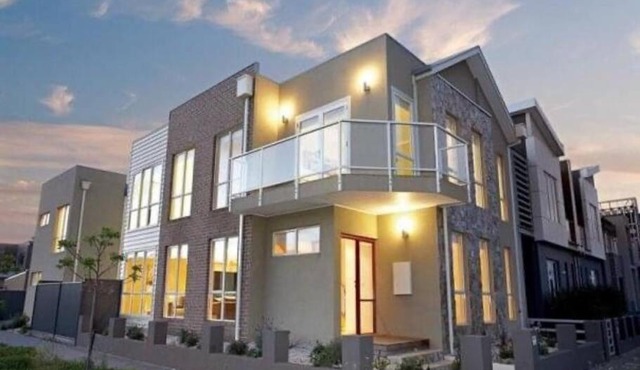 Waterside Place - Stunning 4BR Family Home in Edgewater