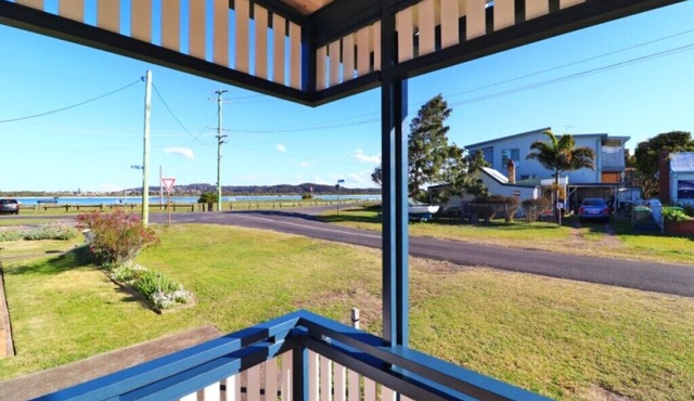 Waterside Retreat @ Blacksmiths Beach