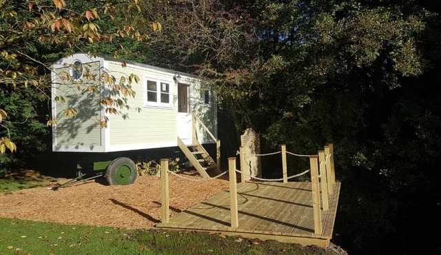 Waterside Shepherds Hut