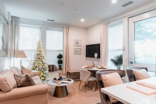 Waterside Step-free 2BR, Near Brown and RISD with Parking