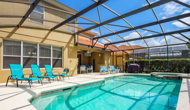 Watersong Heights, a Spacious 6 bedroom Villa on the Gated Watersong Resort