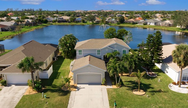 Waterview! 5 Bedrooms! 10 minutes to Fort Myers Beach!