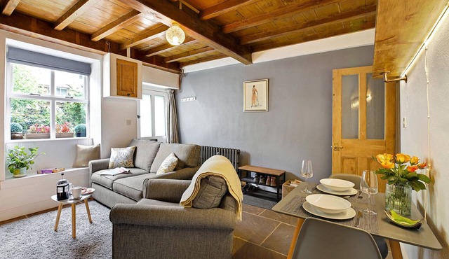 Waterview Cottage - a peaceful riverside location