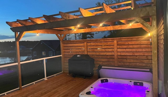 Waterview large family cottage