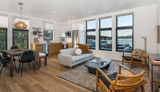 Waterview! Luxury Penthouse! Expansive Views!