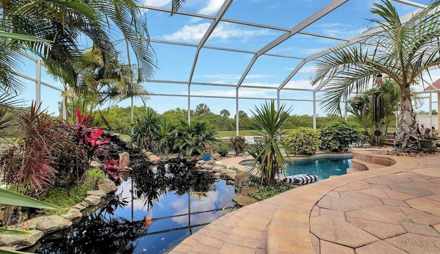 Waterview & Pool Estate Sleeps up to 10