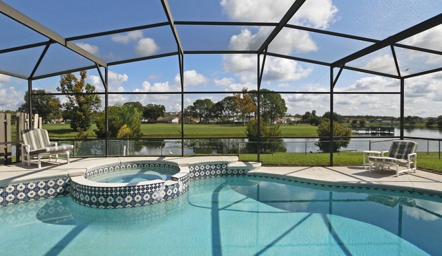 Waterview ,Private Pool, Family Friendly, Spacious and Relaxing