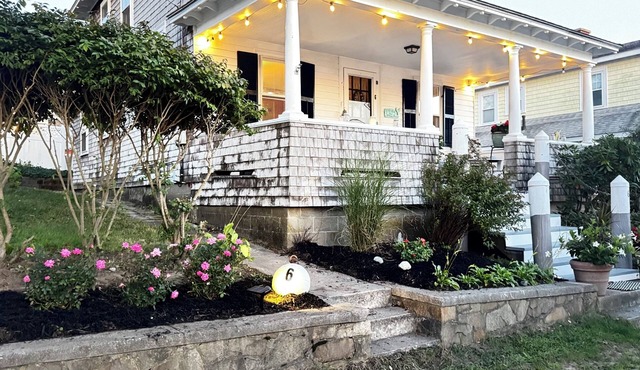 Waterview/Sandy Beach! Wonderful 4-bedroom cottage in charming Onset.