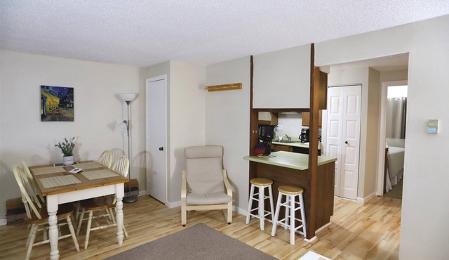 Waterville Valley Pet Friendly Vacation Condo close to Community Center! (WHB16V)