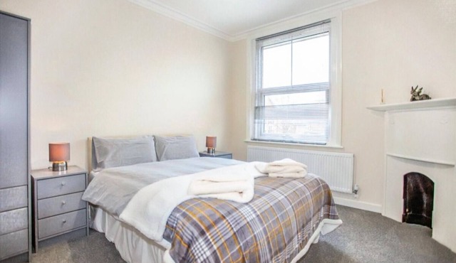 Watford WD18 - Homely 2Bedroom/1Bathroom Flat w/FREE WIFI & FREE PARKING