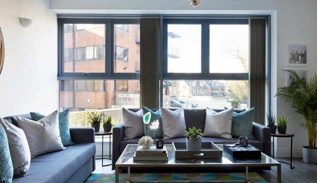 Watford WD18 - Impressive 2Bedroom/2Bathroom Flat with FREE WIFI and Parking