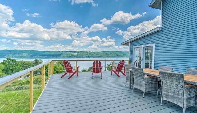 Watkins Glen Lakeview Cottage w/Waterfall!