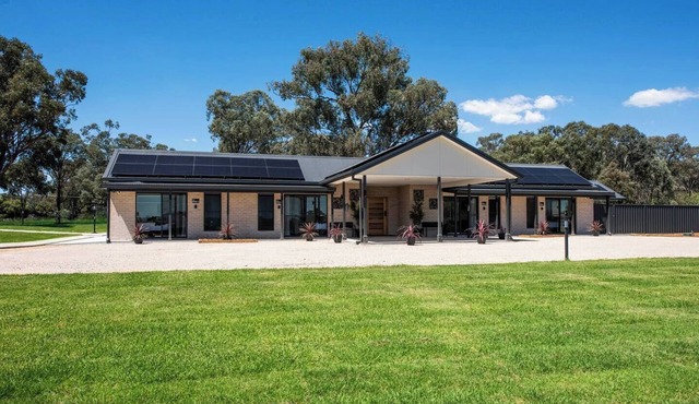 Wattle and Gum Suite A Stylish Boutique style Stay