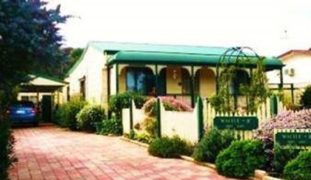 WATTLE-B-COTTAGE LOCHSPORT PET FRIENDLY
