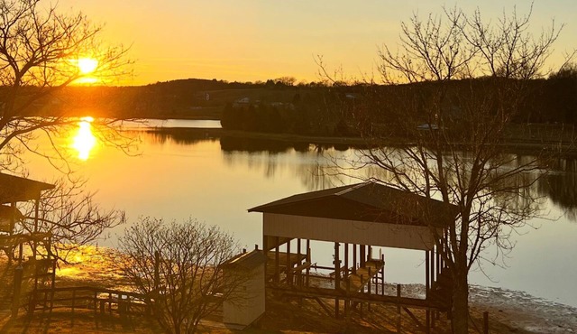 Watts Bar Lake Retreat Private Dock, Boat Ramp & Stunning Views!