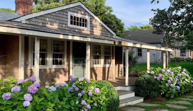 Wauwinet Beach Cottage