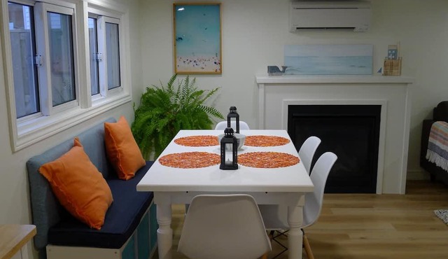 Wave House - 2 bedroom+Patio+BBQ+Wifi+short walk to DT & beach