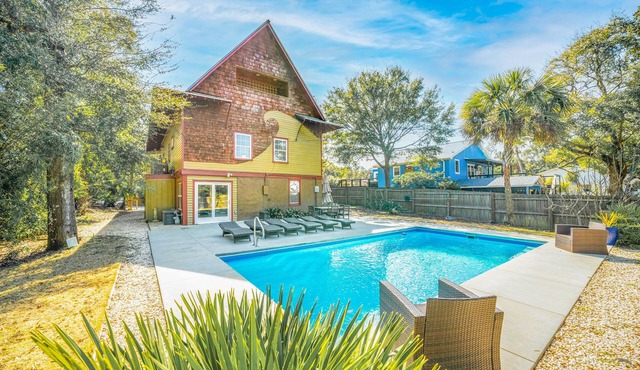 Wave House - Unique House with 2 Units - Private Pool - Steps to the Beach - Dog Friendly