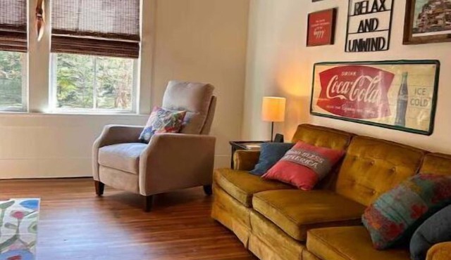 Waverly B&B- Entire Top Floor