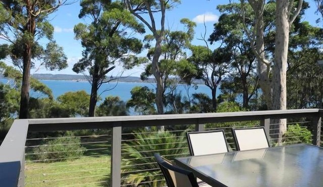 Waverton - stunning views and short walk to beach