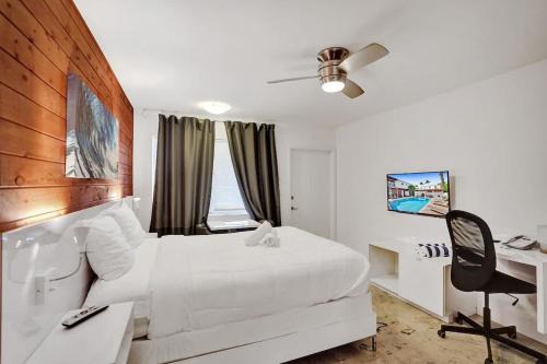 Waves Beach Town Cozy Studio Apartment