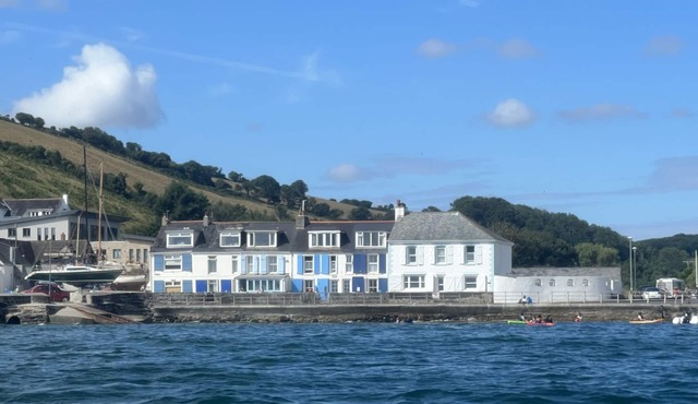 WAVES END, romantic, character holiday cottage in Mevagissey
