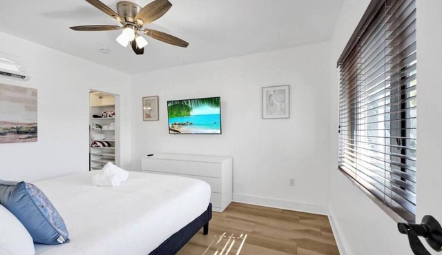 Waves On Walnut # 2-Beach access