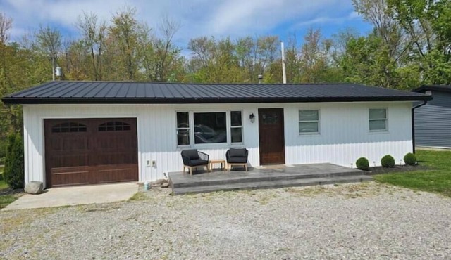 Wawasee - Minutes from Sandbar! Swim, Fish, Relax!