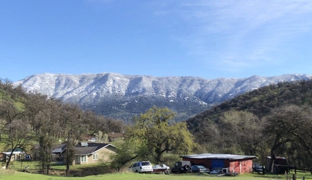 Waxberry Getaway Sequoia/Kings Canyon National Park