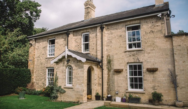 Wayside, a beautiful Victorian home in a rural setting , 5 miles from Lincoln
