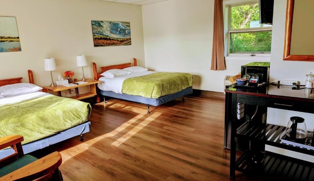 Wayside Motel Manitoulin