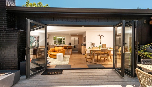 WC Oasis with Hot Tub - Wine Tastings Included