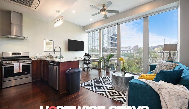 WC414 · Free Parking!