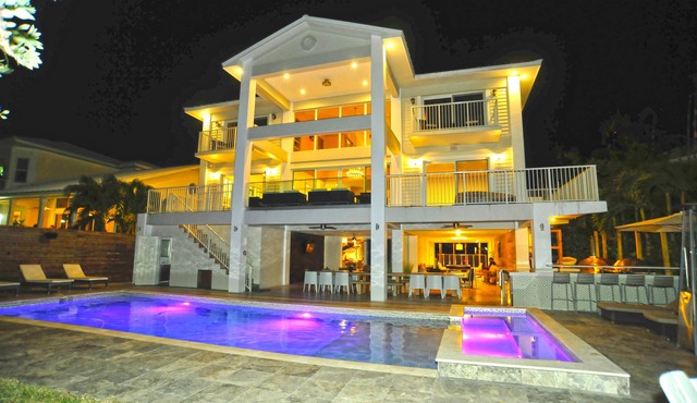 We aim to provide an unforgettable experience with our 5Star waterfront property