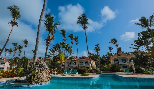 We are ON the ocean, high speed WIFI, Just 5 minutes to Las Galeras, Samana