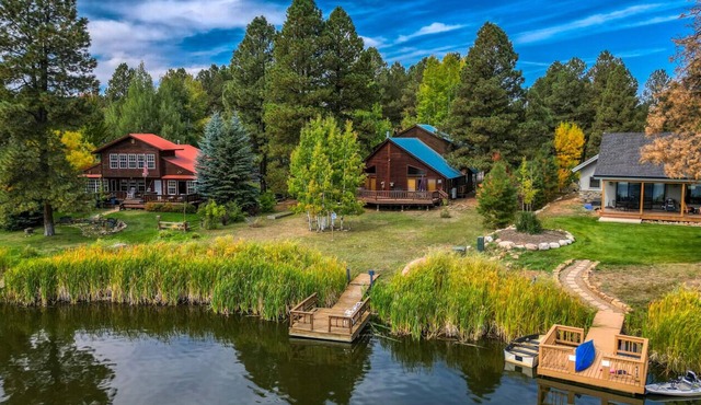 We Have it All! On the lake, Private Dock! Fishing, Panoramic Views. Hot Tub!