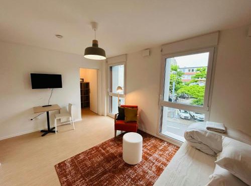 We Live In R - Suite 204