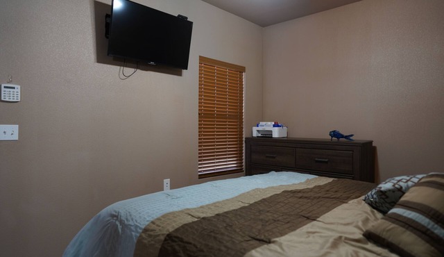 We offer discounted rates for Holloman AFB TDY/other 6 month or more tenants.
