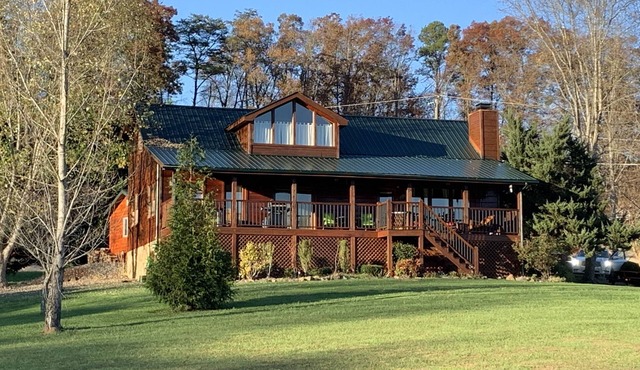 Wear's Valley Mtn Retreat - Pool across the Yard! Awesome Views, Easy Access