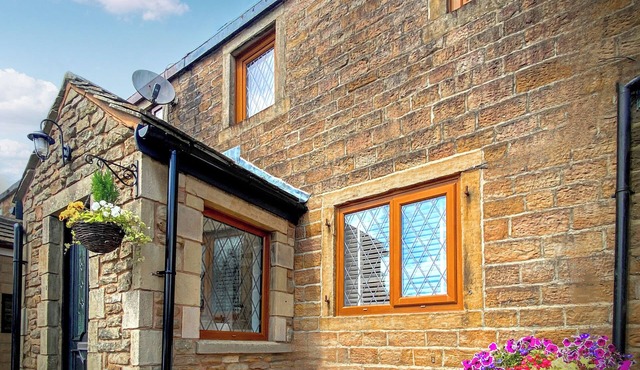 Weavers Cottage provides the perfect getaway for couples, friends and family.