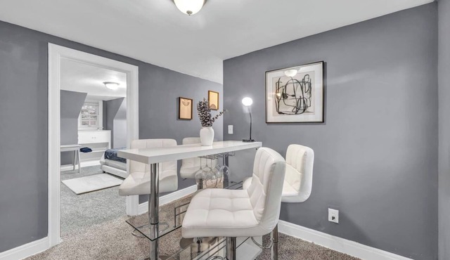 Weber Duplex House Upper Unit Near Highland Square