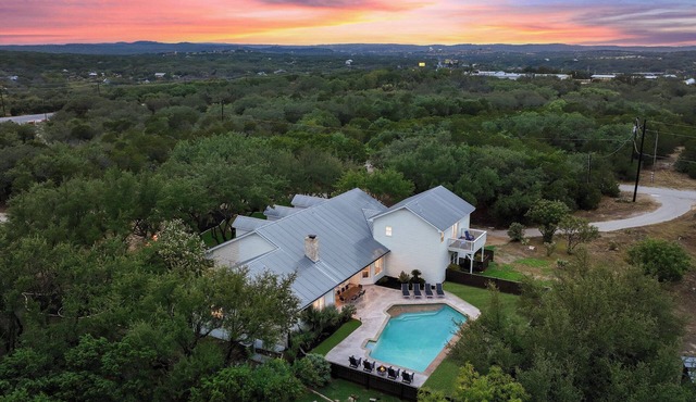 Wedding-Ready Getaway | Pool, Games & Minutes to Willy’s Ranch