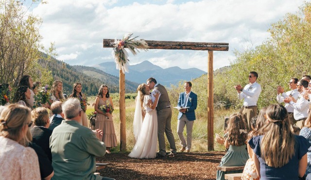 Wedding Retreat in the CO Mountains–Celebrate, eat, sleep in one spot! Pets OK.