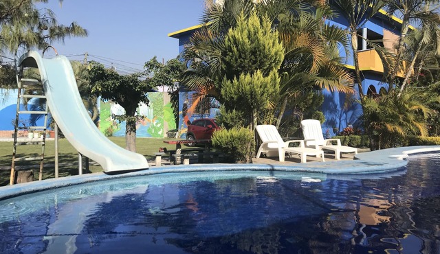 Weekend house for 30 people in Cuernavaca